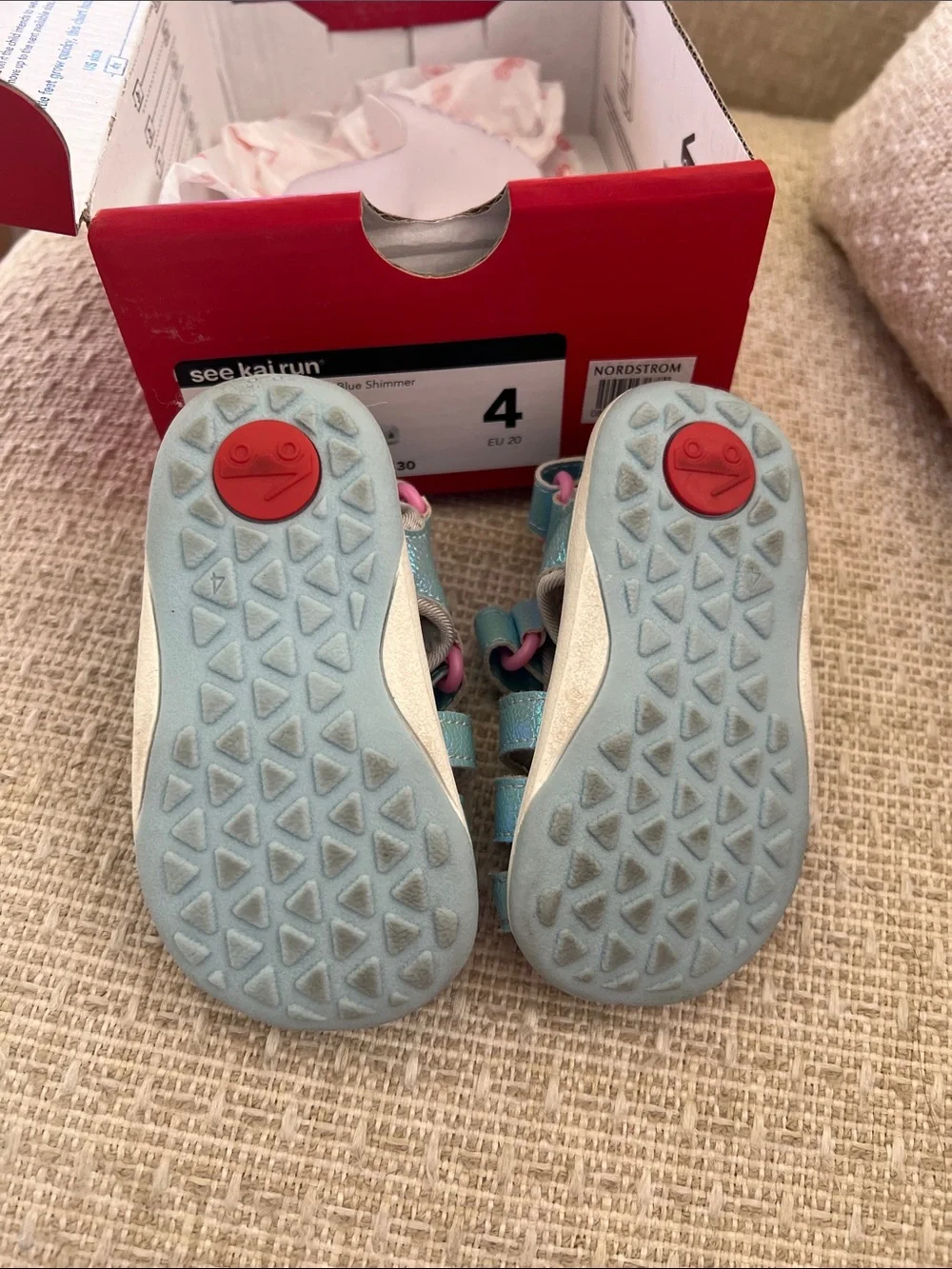 See Kai Run Size 4 Toddler Iridescent Blue Shimmer Sandals with Pink Accents